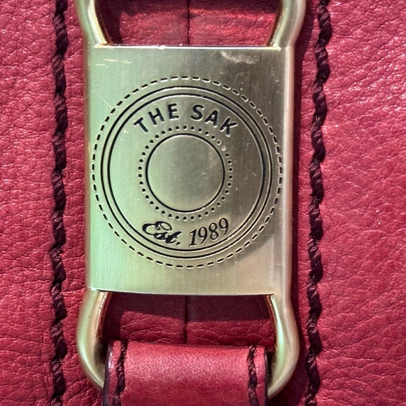 The Sak 100% Leather  Over The Shoulder Purse Hand Bag Red Center Zipper - Picture 2 of 12